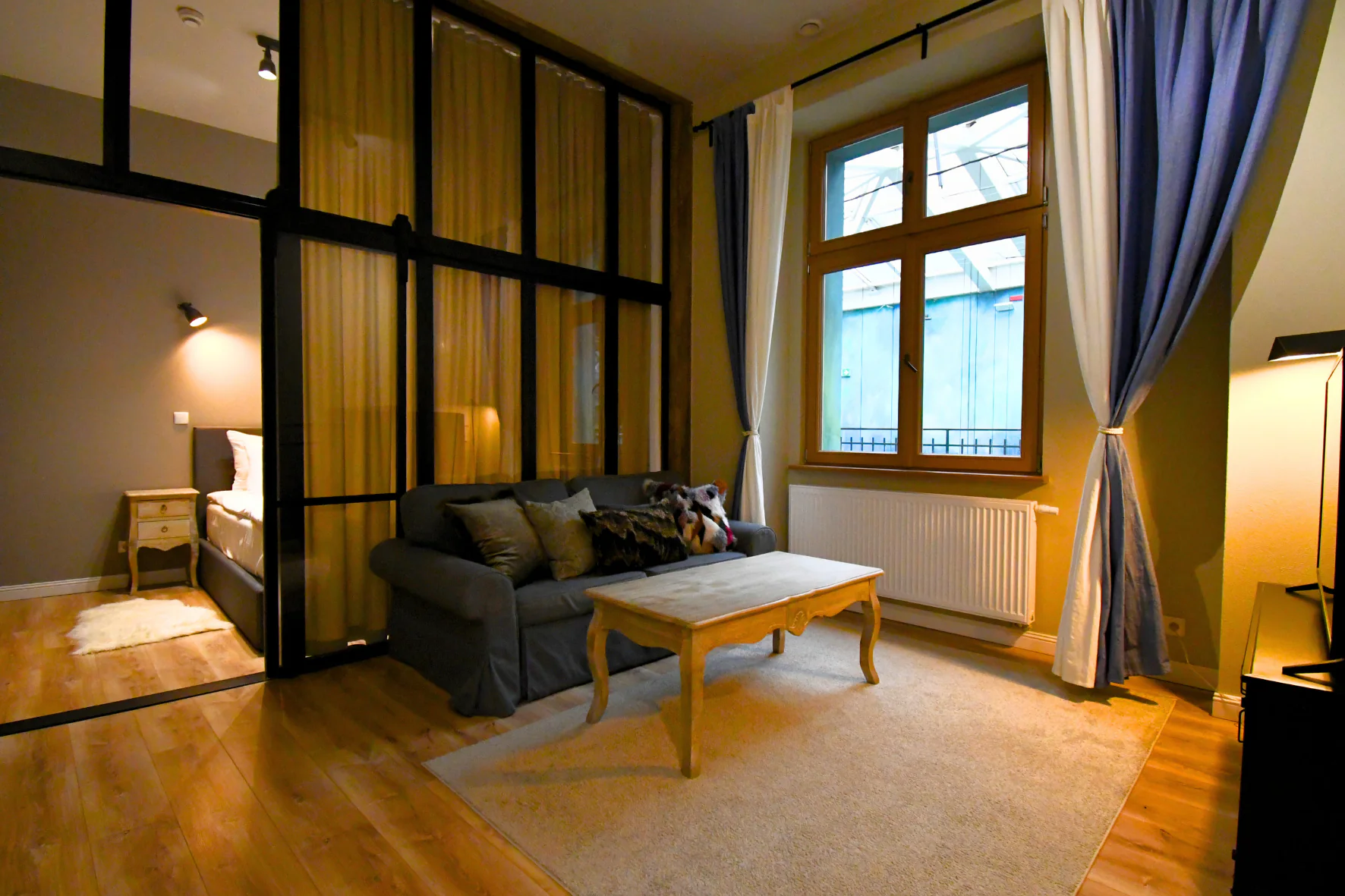 Apartament French Toruń - wynajem w centrum, przy Starówce, elegancki i komfortowy